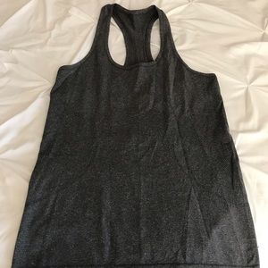 Lululemon women’s tank